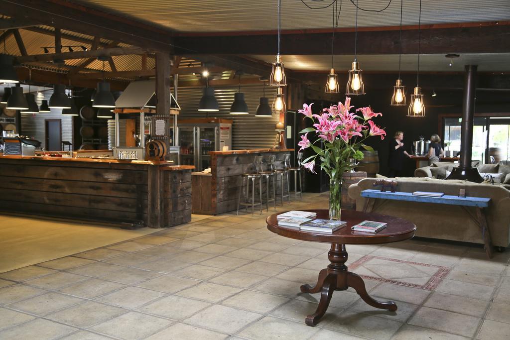 One Paddock Currency Creek Winery Villas Экстерьер фото